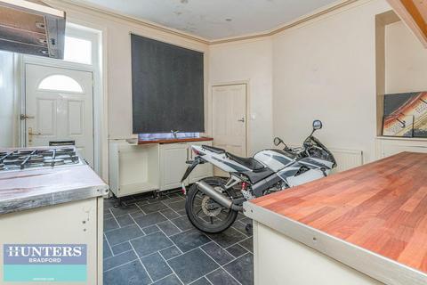3 bedroom end of terrace house for sale, Smiddles Lane, Little Horton, Bradford, West Yorkshire, BD5 9NT