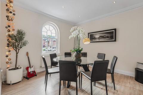 18 Abbeycroft Close, Astley, Manchester, M29 7TJ