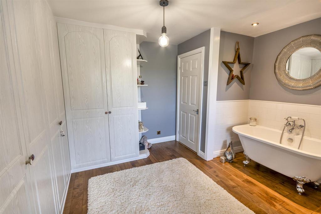 DSC 2426-Edit bathroom.JPG