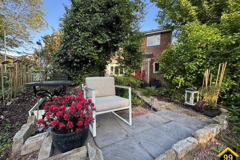 2 bedroom townhouse for sale, The Carousels, Burton upon Trent, United Kingdom, DE14