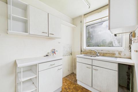 8 Newstead Rise, Caterham, CR3 6RR