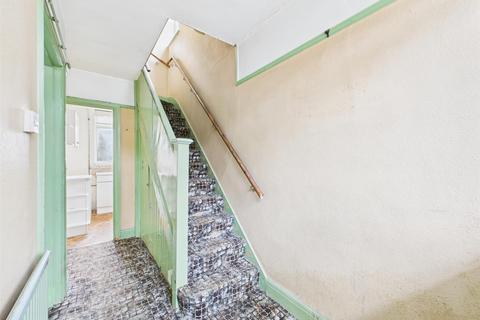 8 Newstead Rise, Caterham, CR3 6RR