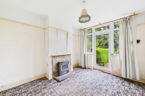 8 Newstead Rise, Caterham, CR3 6RR