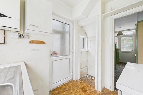 8 Newstead Rise, Caterham, CR3 6RR