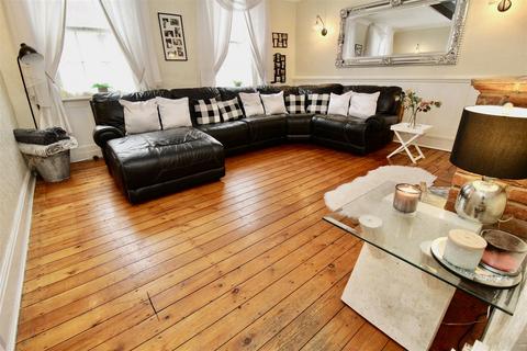 6 bedroom semi-detached house for sale, Chester Road, Birmingham B36