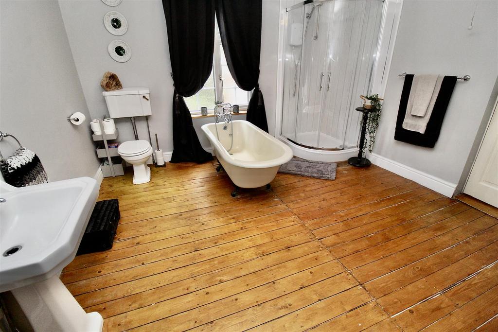 Main Bathroom