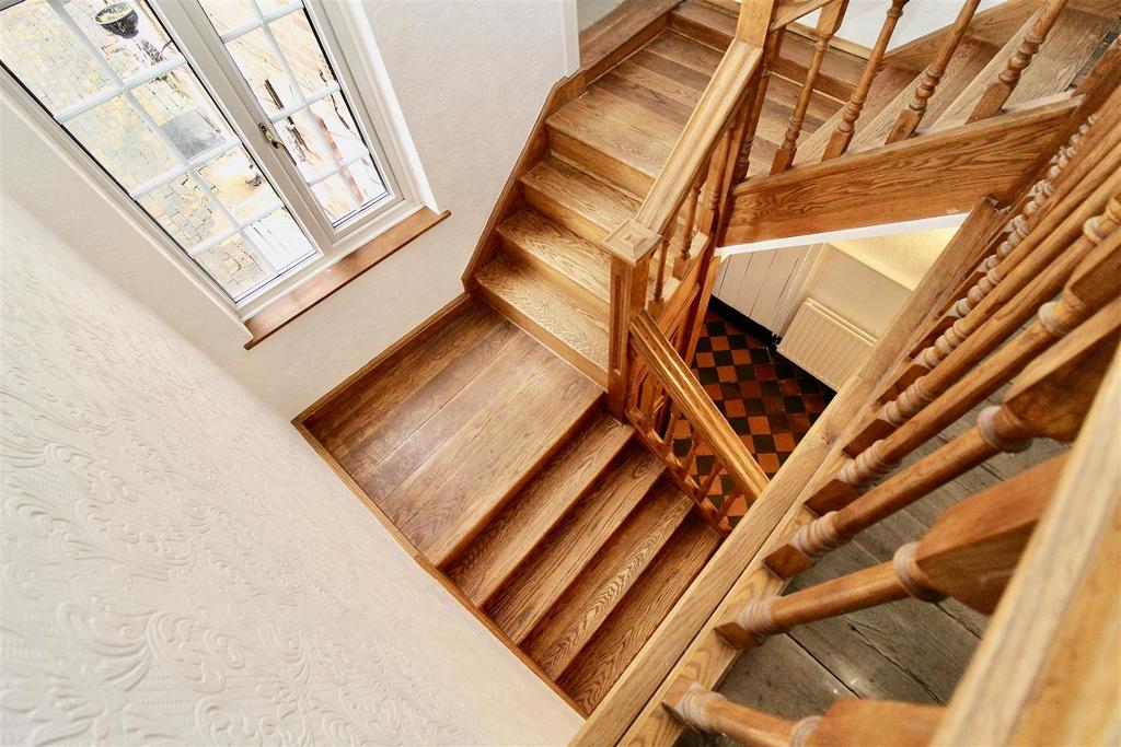 Main Split Level Landing