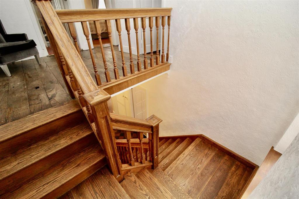 Main Split Level Landing