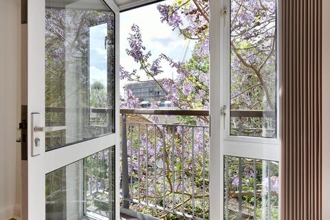 Flat 10, 2a Campbell Road, London, E3 4DT