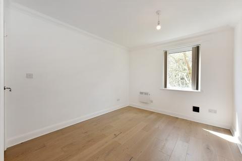 Flat 10, 2a Campbell Road, London, E3 4DT