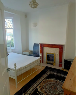 4 bedroom house share to rent, Donald Road, Croydon CR0
