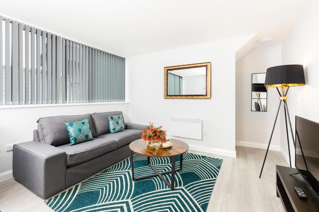 One-bedroom self contained flat To Let Hagley Roa