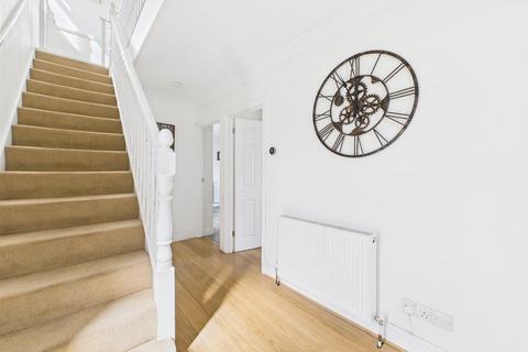 20 Pembury Close, Coulsdon, CR5 2QX