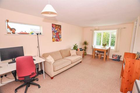 11 Broadlake Close, London Colney, St Albans, AL2 1NS
