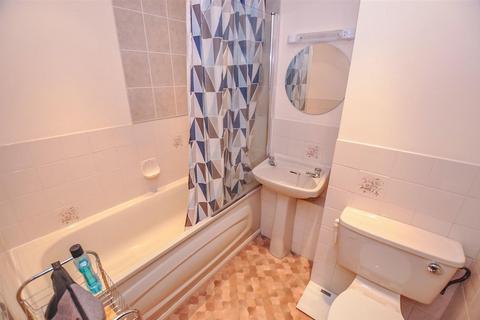 11 Broadlake Close, London Colney, St Albans, AL2 1NS