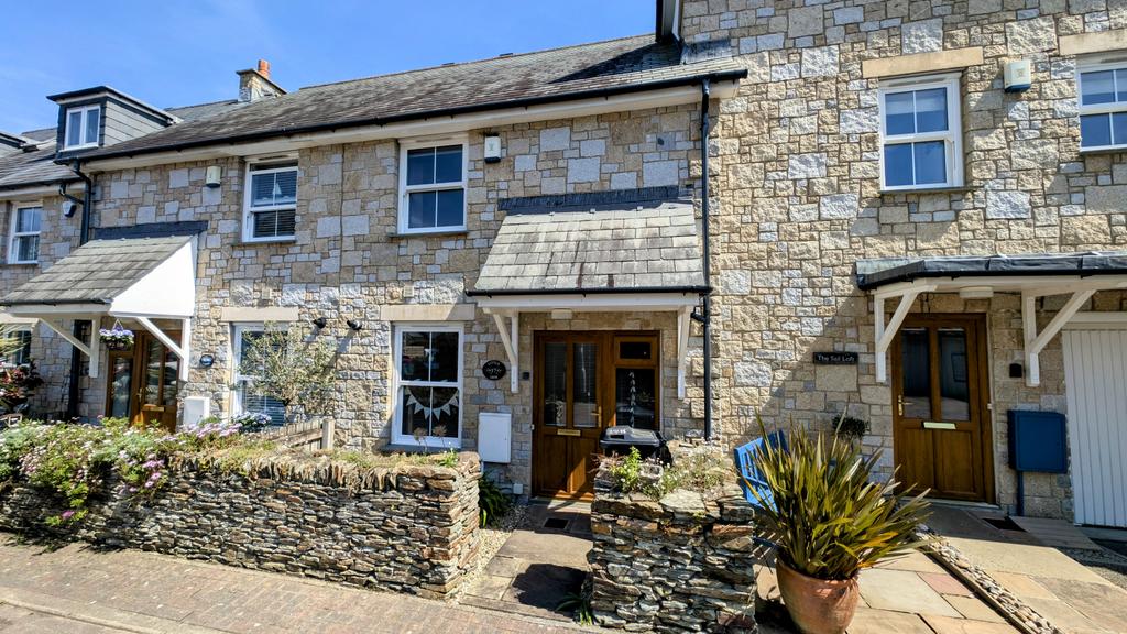 2 Bedroom Mid Terraced House for Sale