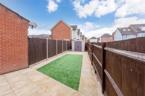 3 bedroom end of terrace house for sale, Grimsby Road, Cippenham