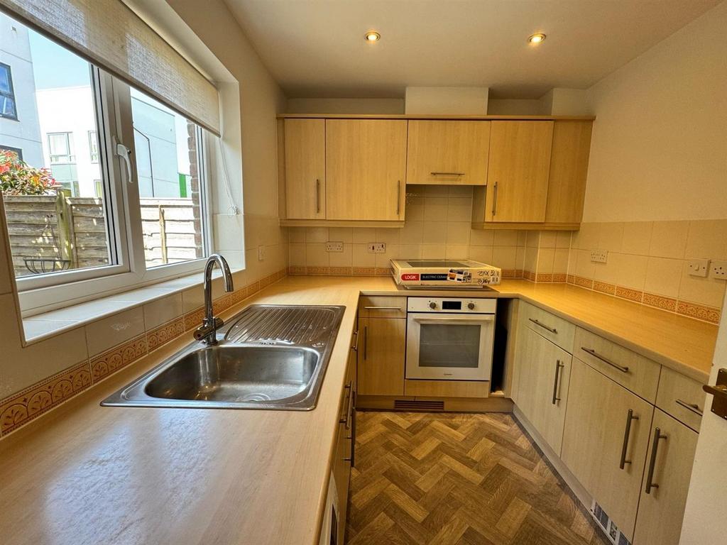 Kitchen 1.jpeg