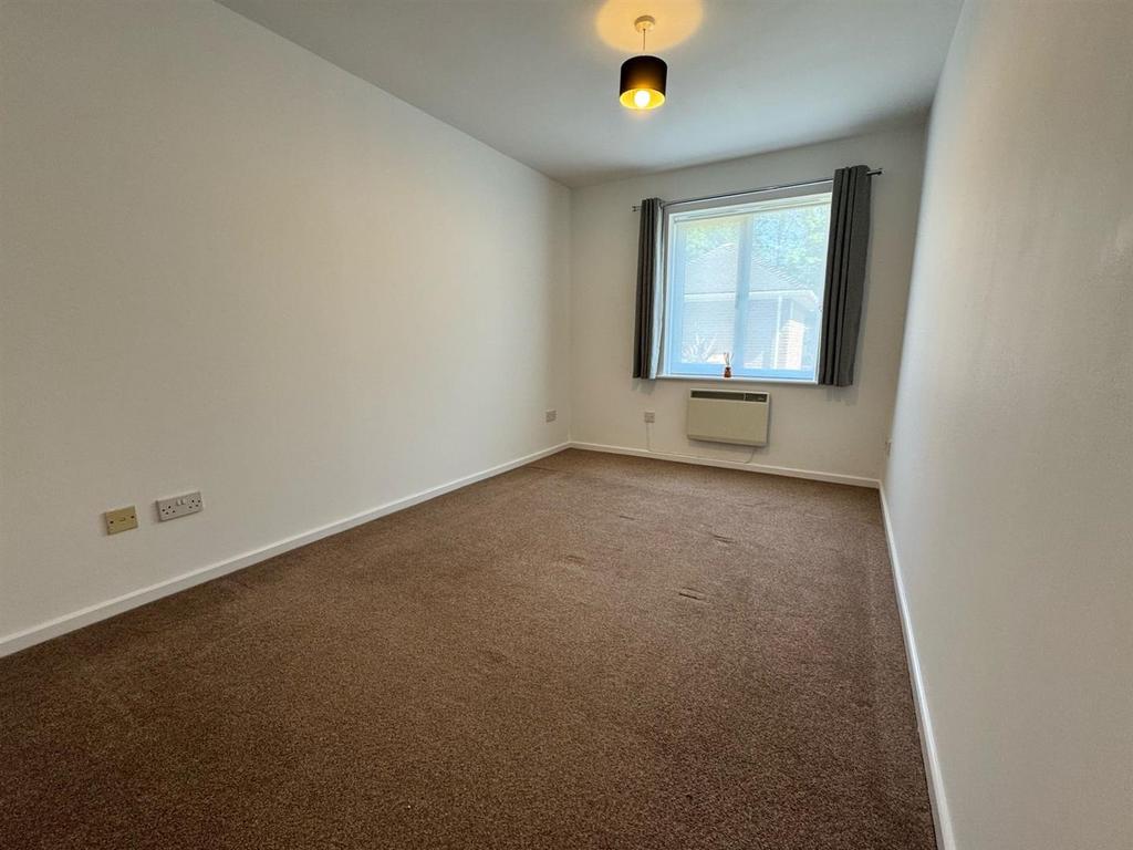 Bedroom 1 - 1.jpeg