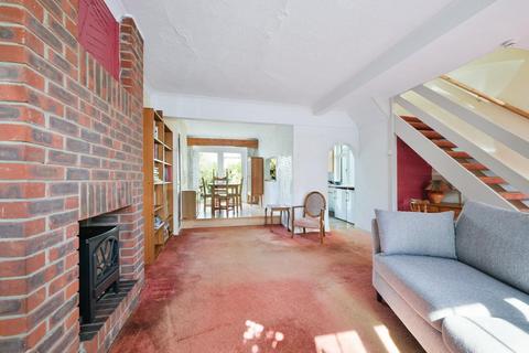 3 bedroom detached house for sale, Chessington Road, Ewell