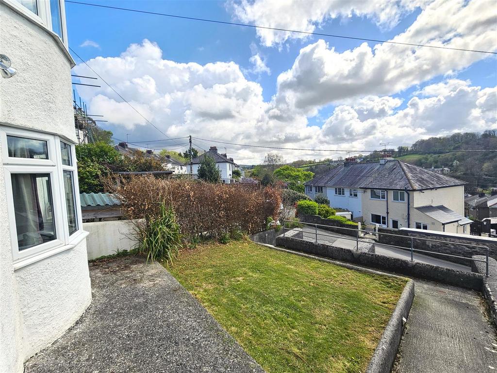 Front Garden.jpg