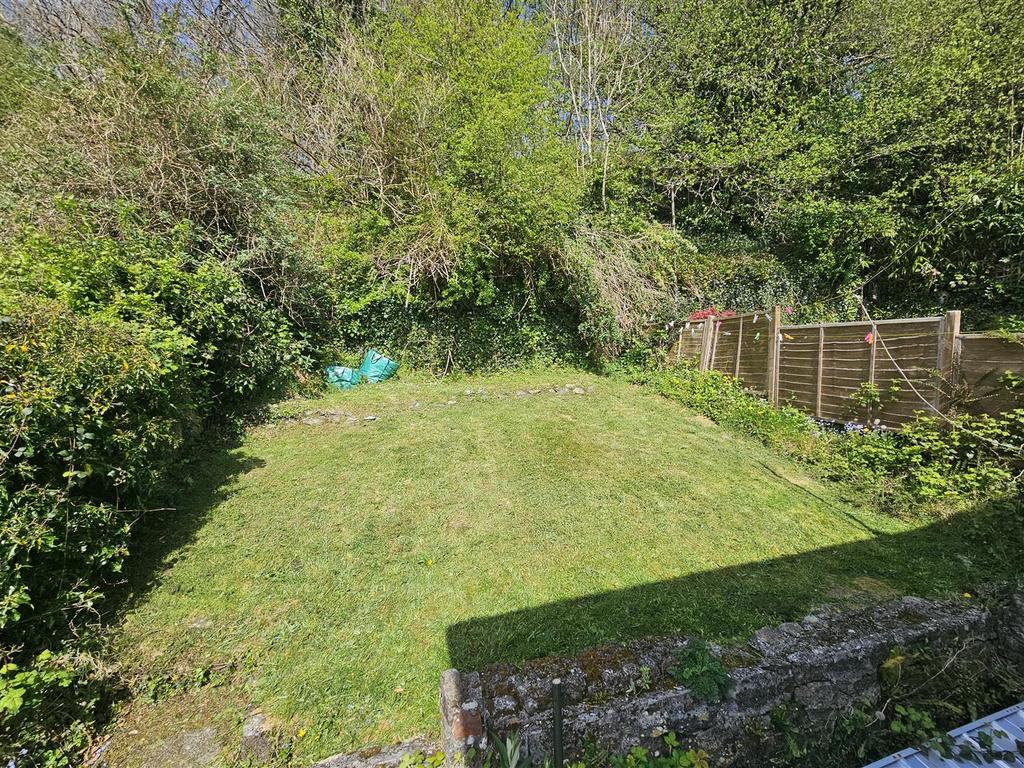 Rear Garden (2).jpg