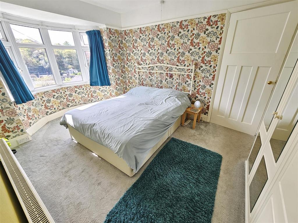 Bedroom 1.jpg