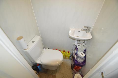 15 Nevis Close, Romford, RM1 4LS