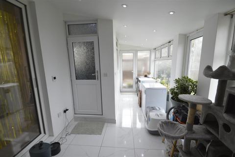 15 Nevis Close, Romford, RM1 4LS