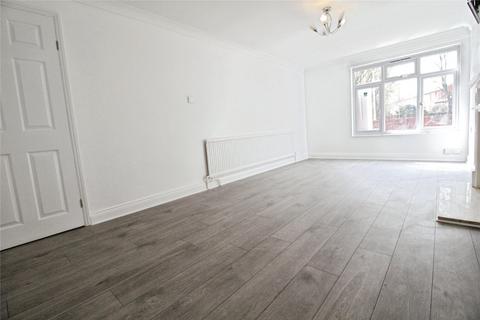 4 bedroom terraced house to rent, Clayburn Circle, Basildon, SS14