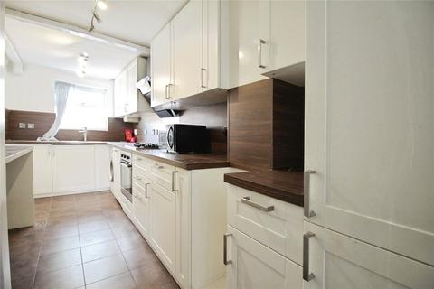 4 bedroom terraced house to rent, Clayburn Circle, Basildon, SS14