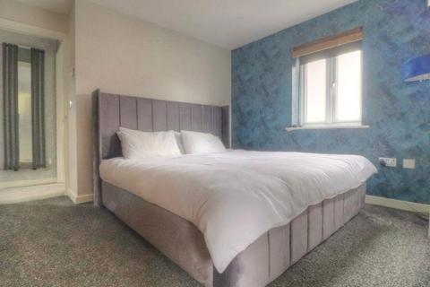 3 bedroom detached house for sale, Fallowfield Walk, Bradford, West Yorkshire, BD4