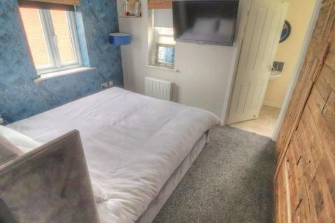 3 bedroom detached house for sale, Fallowfield Walk, Bradford, West Yorkshire, BD4