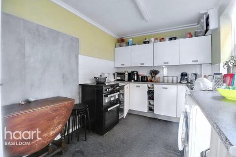 2 bedroom maisonette for sale, Kent View Road, Basildon