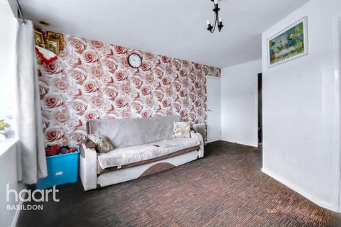 2 bedroom maisonette for sale, Kent View Road, Basildon