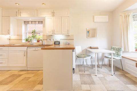 5 bedroom detached house for sale, Oakland Place, Buckhurst Hill