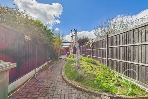 41 Churchfields, West Mersea, Colchester, CO5 8QJ