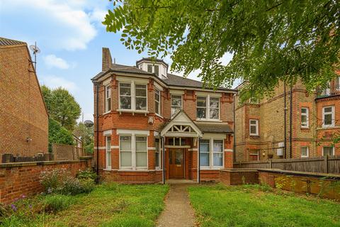 Studio to rent, Palace Road, Tulse Hill, SW2