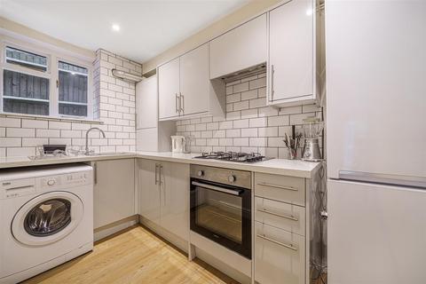 Studio to rent, Palace Road, Tulse Hill, SW2