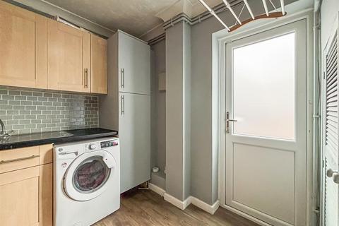 Oakwood, 2a Ambleside Gardens, Hullbridge, Hockley, SS5 6ES