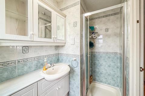 Oakwood, 2a Ambleside Gardens, Hullbridge, Hockley, SS5 6ES