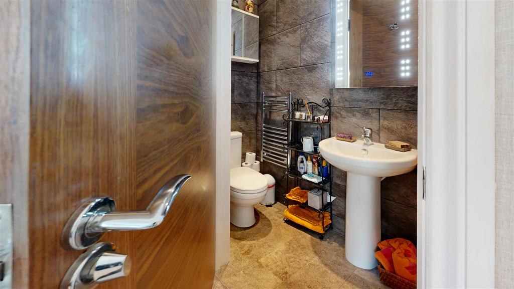 -Pennsylvania-Way-Bathroom 1.jpg