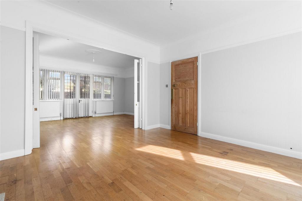 Livingroom2.jpg