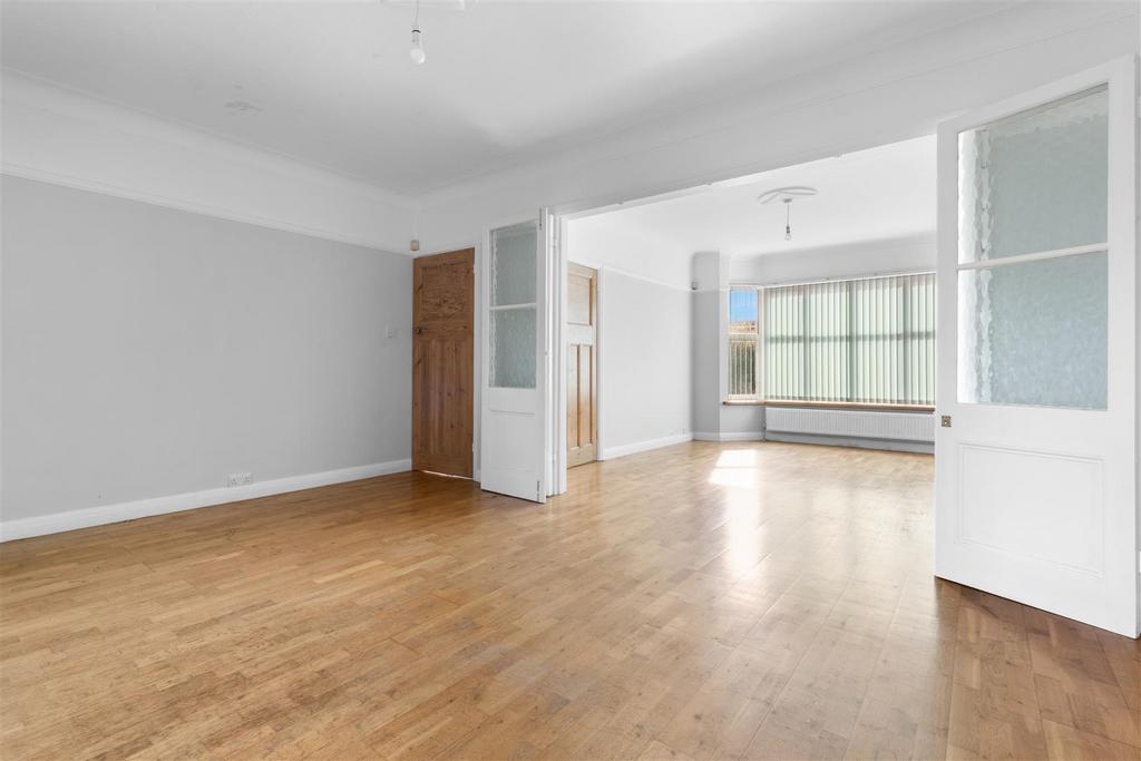 Livingroom3.jpg