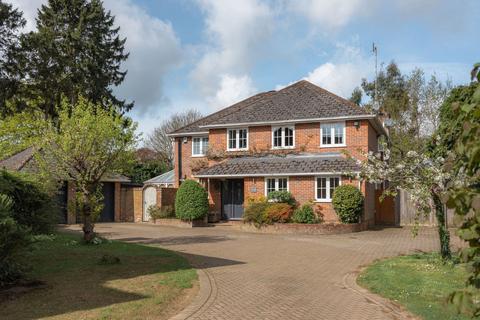 Cherry Tree House, 1b Chalet Close, Berkhamsted, HP4 3NR