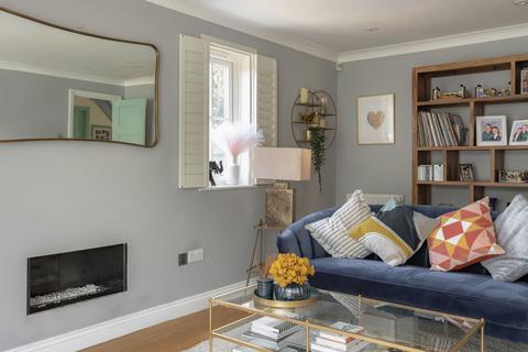 Cherry Tree House, 1b Chalet Close, Berkhamsted, HP4 3NR