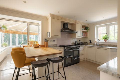 Cherry Tree House, 1b Chalet Close, Berkhamsted, HP4 3NR