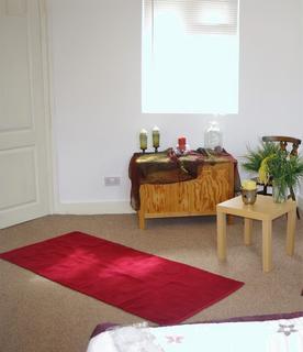 4 bedroom semi-detached house to rent, Spacious Four Bedroom  Semi-Detached  To Let  Wallcote Avenue  Brent Cross  NW2