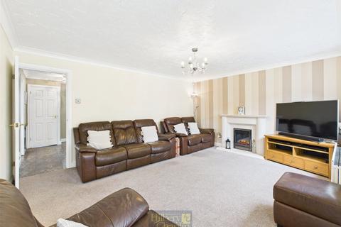 4 bedroom detached house for sale, Hornbeam Way, Steeple View, Essex, SS15