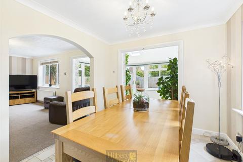 4 bedroom detached house for sale, Hornbeam Way, Steeple View, Essex, SS15